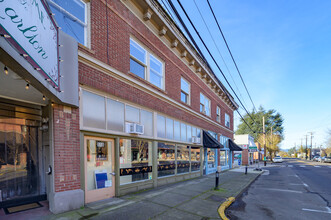 116-128 Main St, Carlton, OR for rent Building Photo- Image 2 of 13