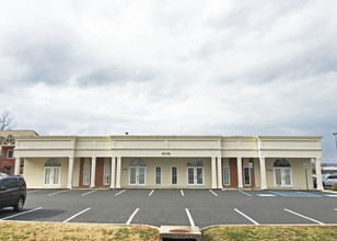 6170 Shallowford Rd, Chattanooga, TN for rent Building Photo- Image 1 of 2