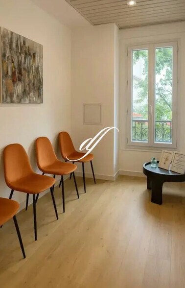 Office in Colombes to rent - Interior Photo - Image 2 of 2