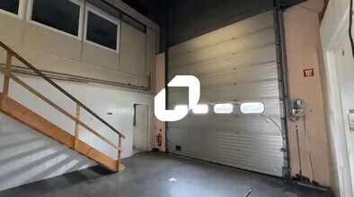 11 Rue Louveau, Châtillon for sale Interior Photo- Image 1 of 7