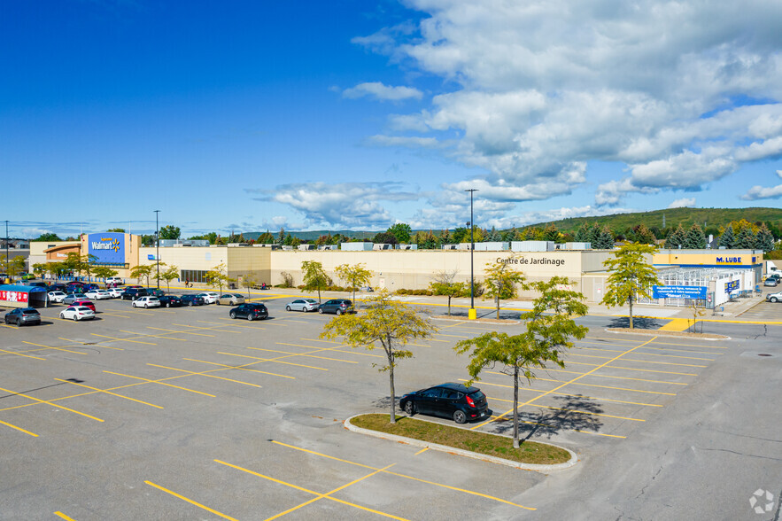 35 Boul du Plateau, Gatineau, QC for rent - Building Photo - Image 3 of 5