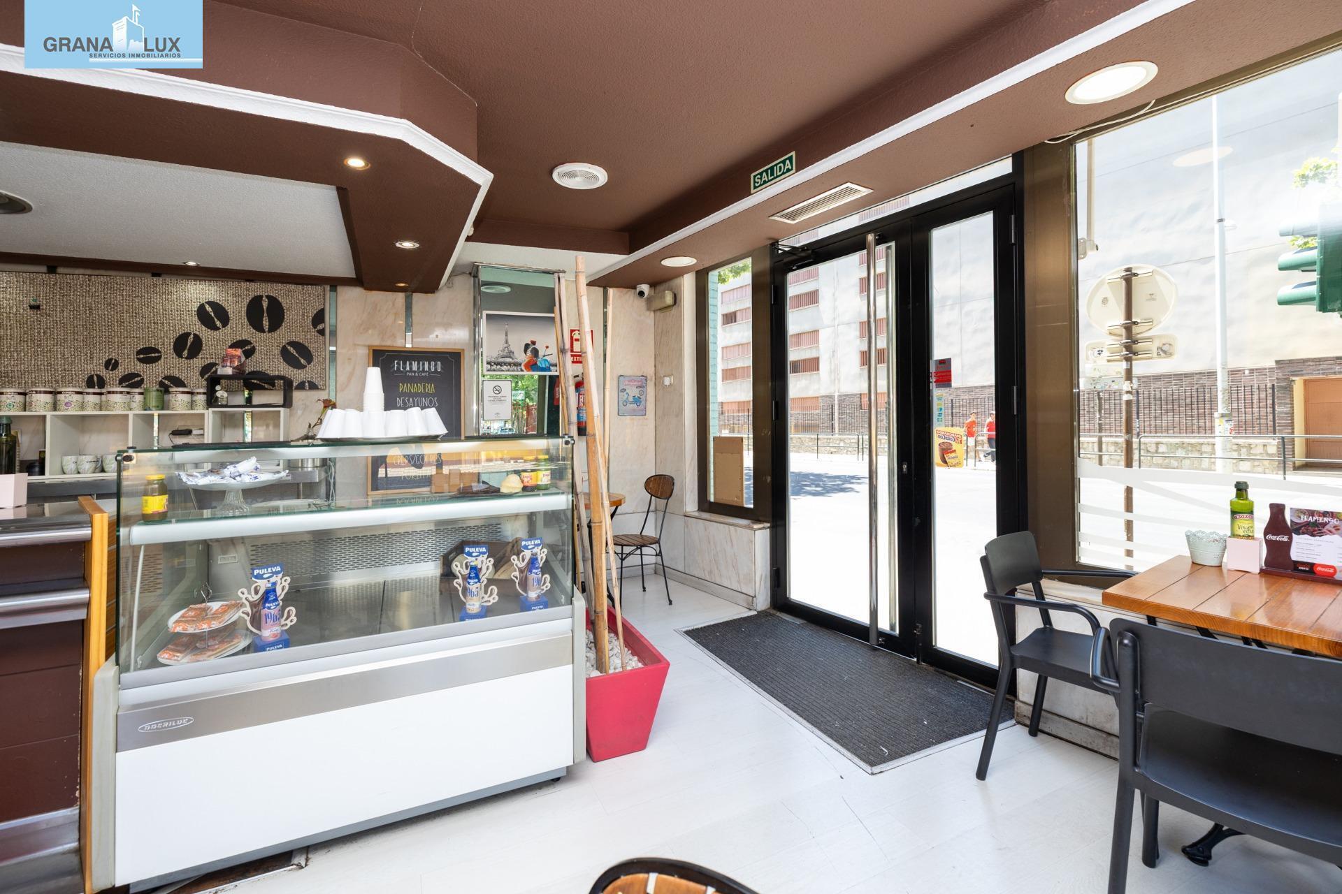 Retail in Granada for sale Interior Photo- Image 1 of 37