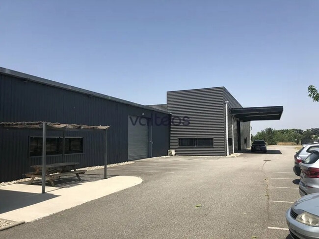 Location Entrepôt 2 055 m²