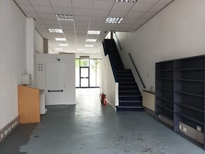 27 Paris St, Exeter to rent Interior Photo- Image 1 of 3