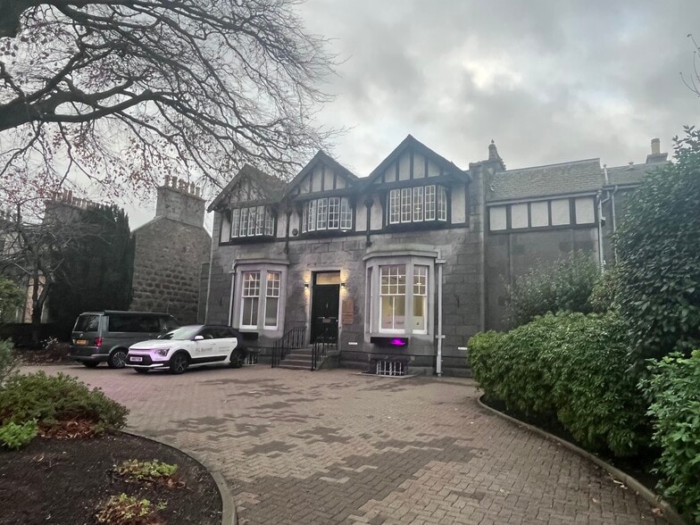 33 Albyn Pl, Aberdeen to rent - Building Photo - Image 1 of 6