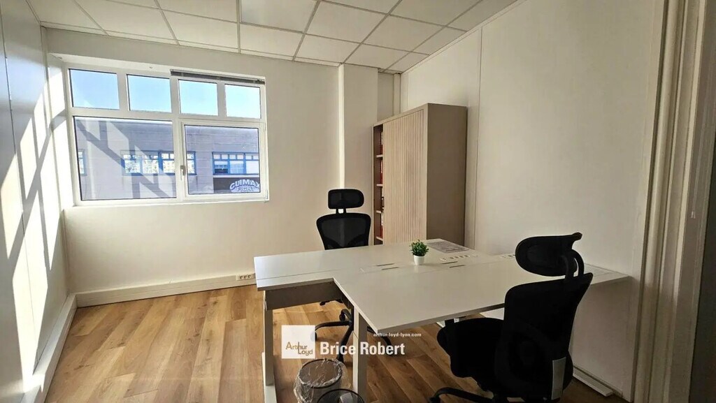Location Bureaux 101 m² - Photo 1