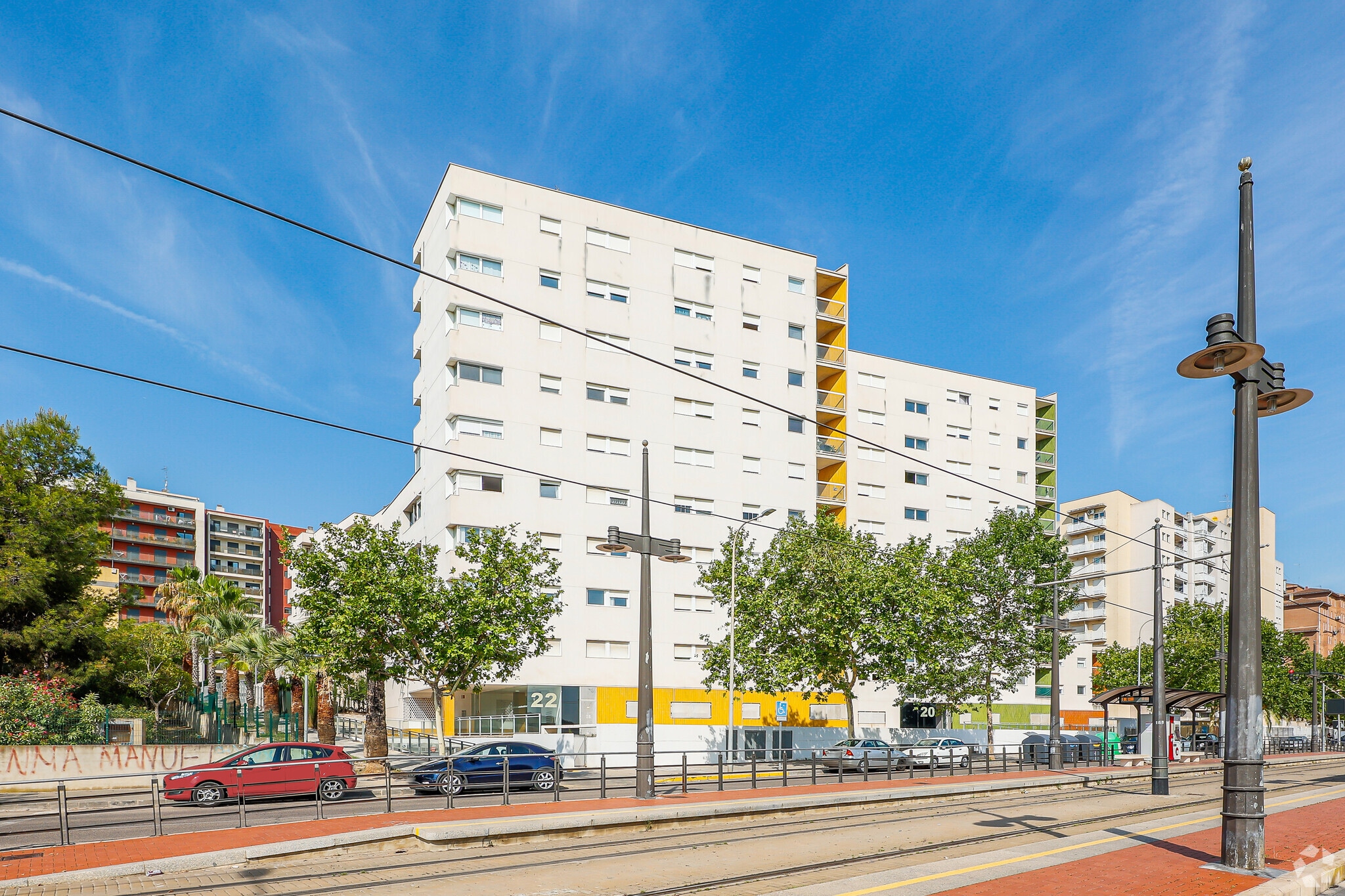 Retail in Paterna, Valencia to rent Building Photo- Image 1 of 3