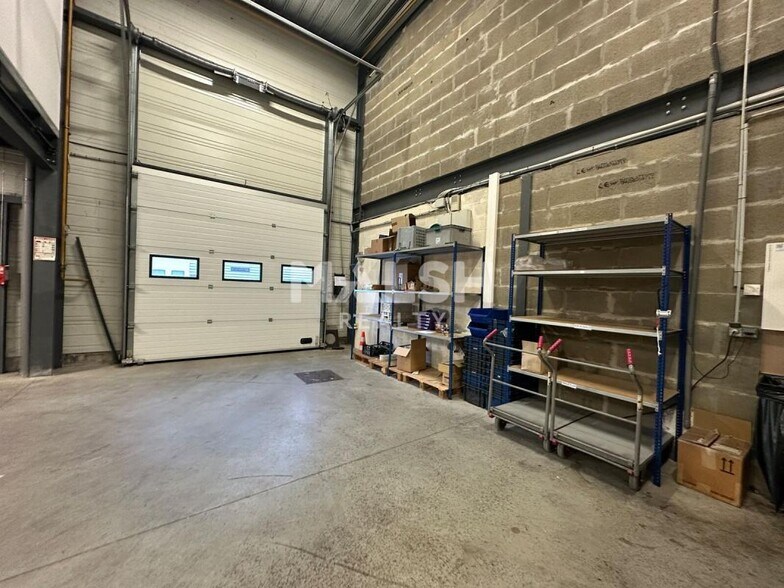 Light Industrial in Vénissieux for sale - Building Photo - Image 1 of 11