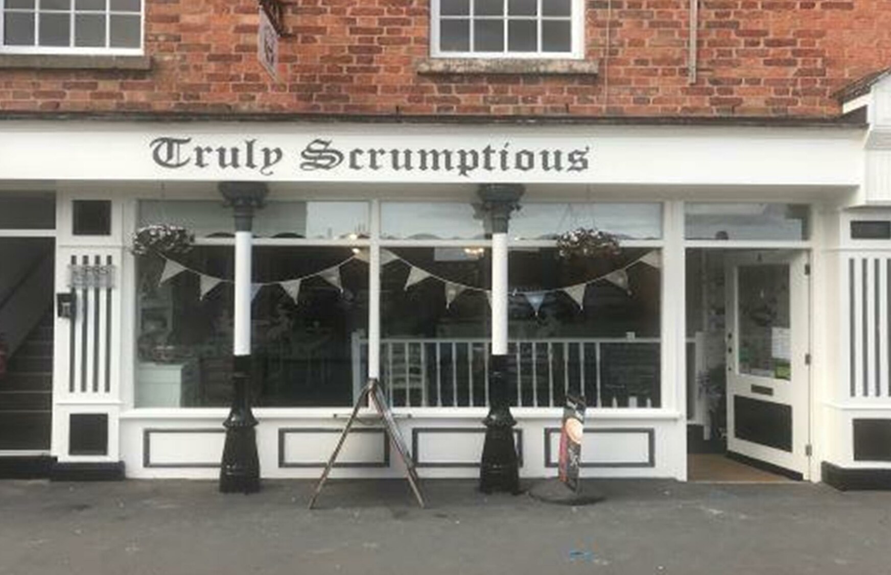 8 King St, Mold for sale Building Photo- Image 1 of 1