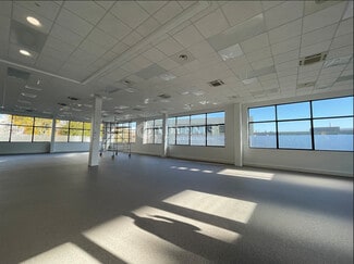 More details for 8084 Rue Des Meuniers, Bagneux - Light Industrial to Rent