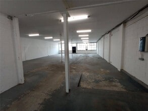 Unit 62A Princess Margaret Rd, Tilbury to rent Building Photo- Image 2 of 3