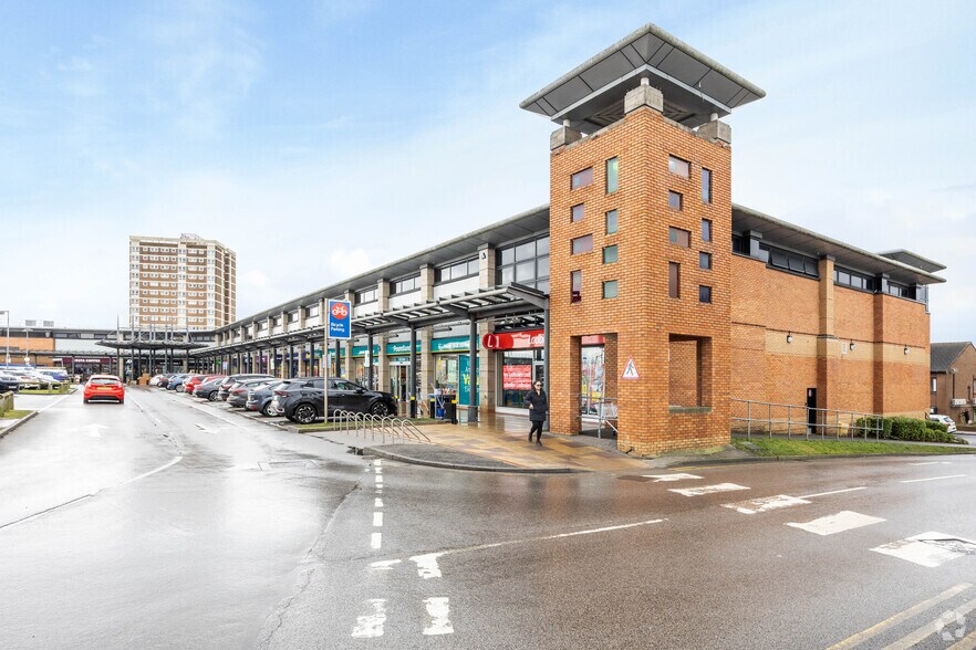 Stirling Way, Leeds for sale - Primary Photo - Image 1 of 1