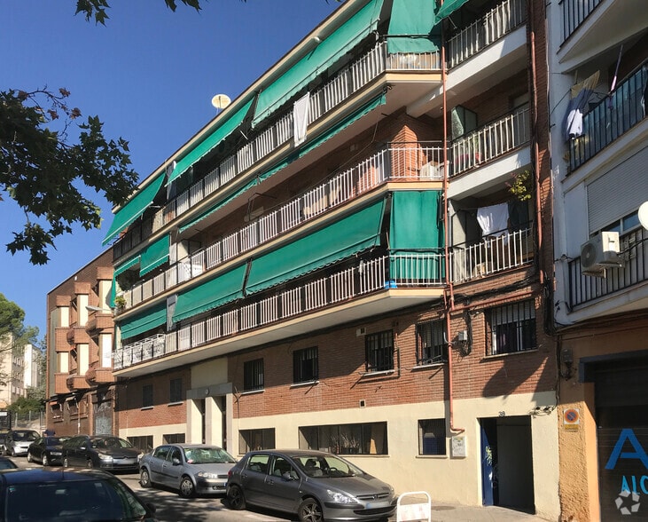 Calle Abejuela, 17, Madrid, Madrid to rent - Building Photo - Image 2 of 3