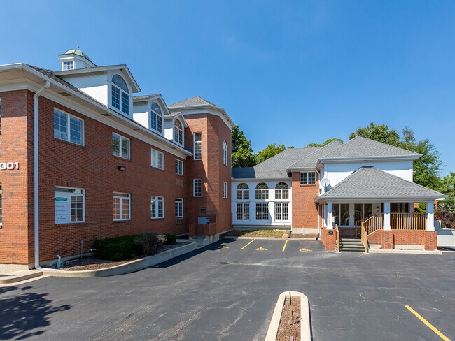 More details for 301 W Roosevelt Rd, Wheaton, IL - Office to Rent