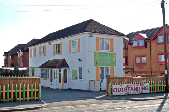 More details for 76 Franklynn Rd, Haywards Heath - Retail for Sale