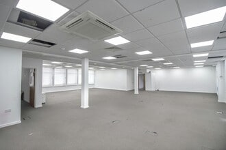 84-88 Pinner Rd, Harrow to rent Interior Photo- Image 2 of 7