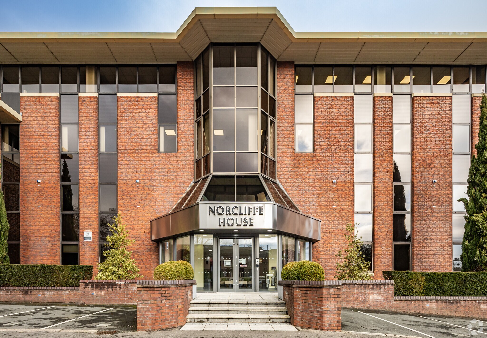 Station Rd, Wilmslow to rent Building Photo- Image 1 of 12