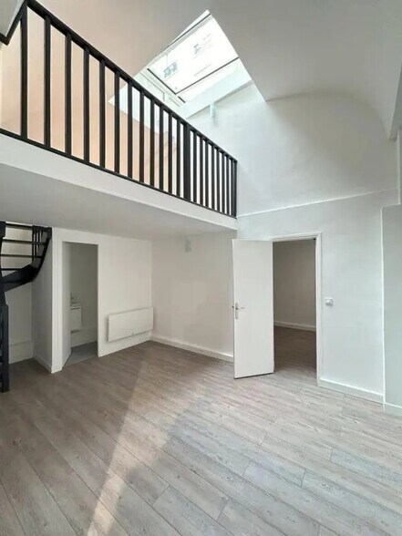Build-to-Rent in Paris for sale - Interior Photo - Image 3 of 7