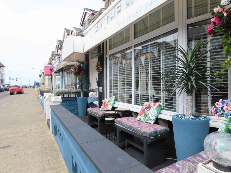 22 St. Chads Rd, Blackpool for sale - Building Photo - Image 2 of 6