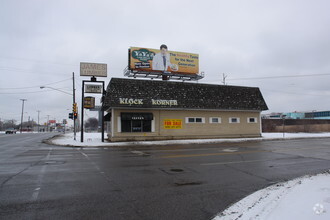 902 N Dort Hwy, Flint, MI for sale Primary Photo- Image 1 of 1