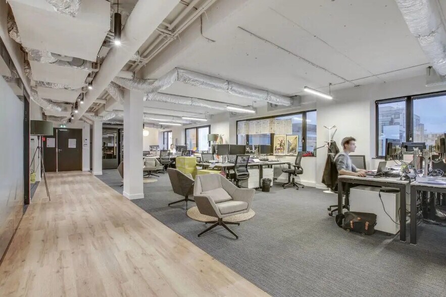 15-17 Rue De Vanves, Boulogne-Billancourt to rent - Building Photo - Image 2 of 7