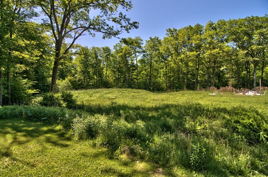 416 Sterling Rd, Tobyhanna, PA for sale - Primary Photo - Image 1 of 4