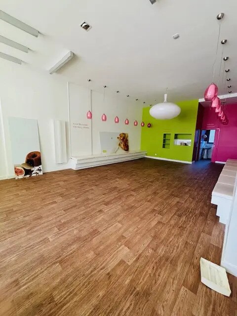 Retail in Roubaix for sale Interior Photo- Image 1 of 6