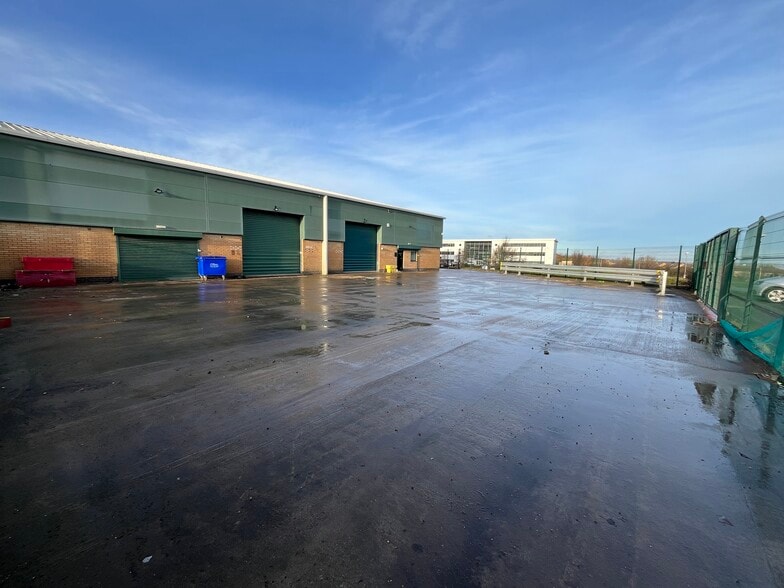 Admiral Point, Seaham to rent - Building Photo - Image 3 of 9