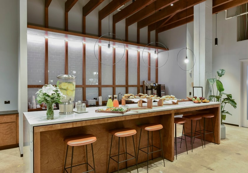 934-976 Brady Ave NW, Atlanta, GA to rent - Interior Photo - Image 3 of 8