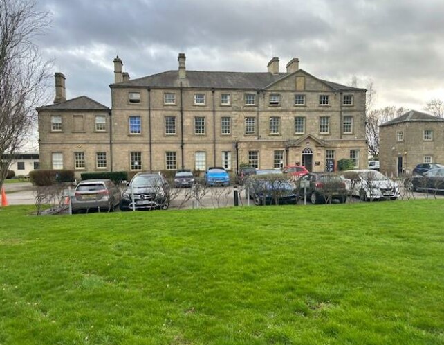 York Rd, Leeds to rent Primary Photo- Image 1 of 7