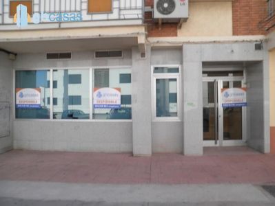 Retail in Alcázar de San Juan, Ciudad Real to rent Primary Photo- Image 1 of 2