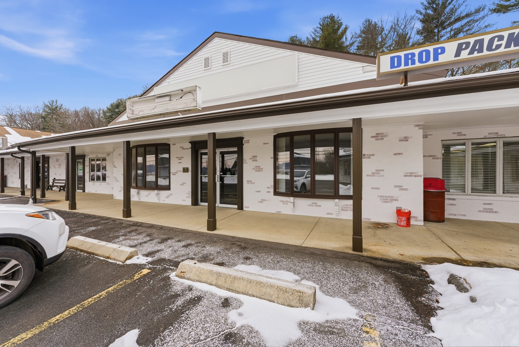 45-65 Southwick Rd, Westfield, MA to rent Interior Photo- Image 1 of 8