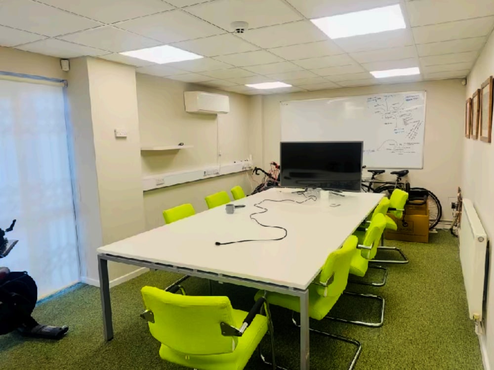 Kennington Rd, Poole to rent Interior Photo- Image 1 of 3