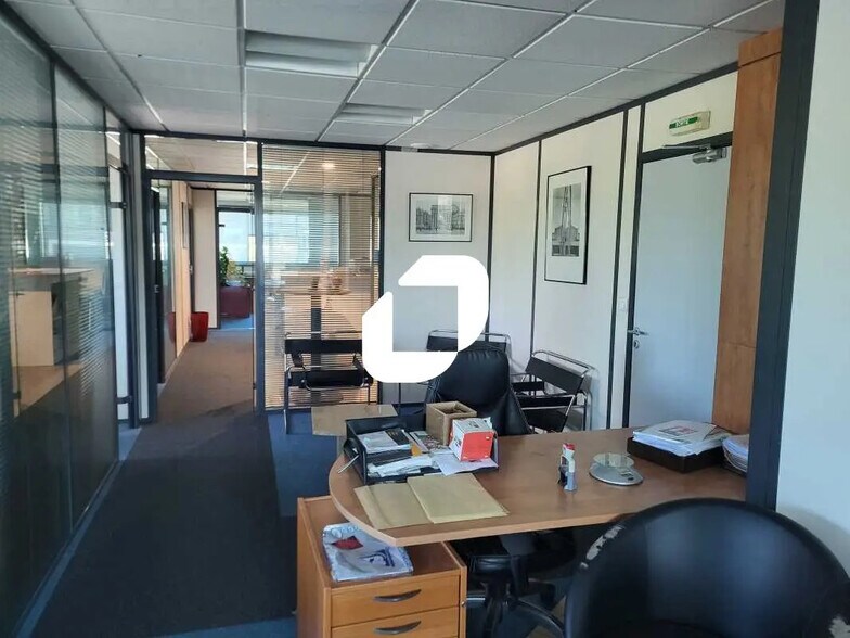 Office in Mérignac to rent - Interior Photo - Image 1 of 27