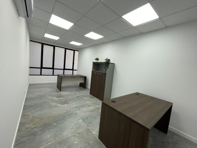 Office in València to rent - Building Photo - Image 3 of 18