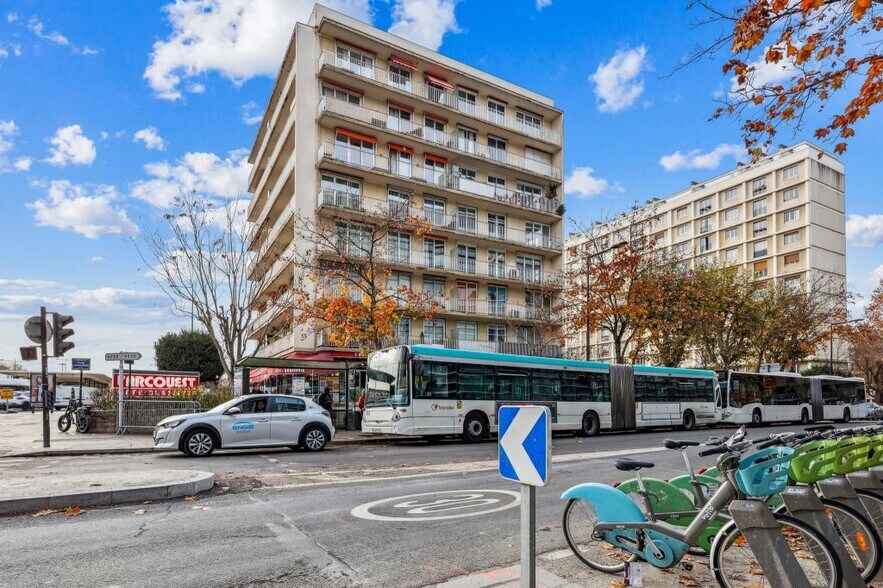 100 Rue De Sèvres, Boulogne-Billancourt to rent - Building Photo - Image 1 of 9