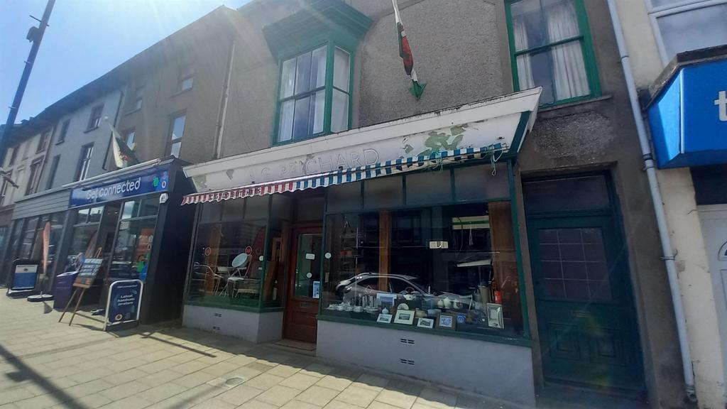 120A High St, Porthmadog for sale Building Photo- Image 1 of 1