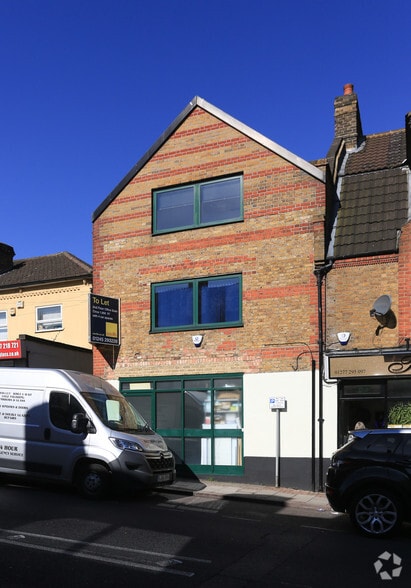 4-6 Crescent Rd, Brentwood for sale - Building Photo - Image 1 of 1