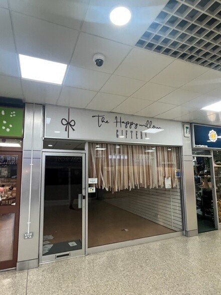 Childwall Valley Rd, Liverpool to rent - Building Photo - Image 2 of 6