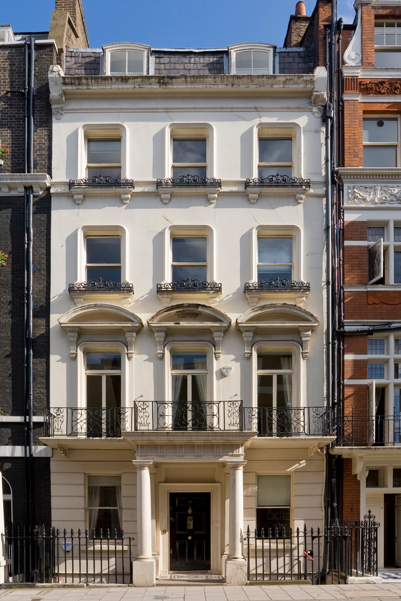 47 Charles St, London to rent Building Photo- Image 1 of 4