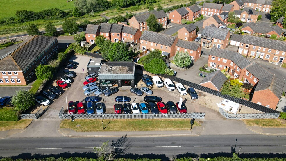 Wellesbourne Rd, Warwick to rent - Building Photo - Image 2 of 14