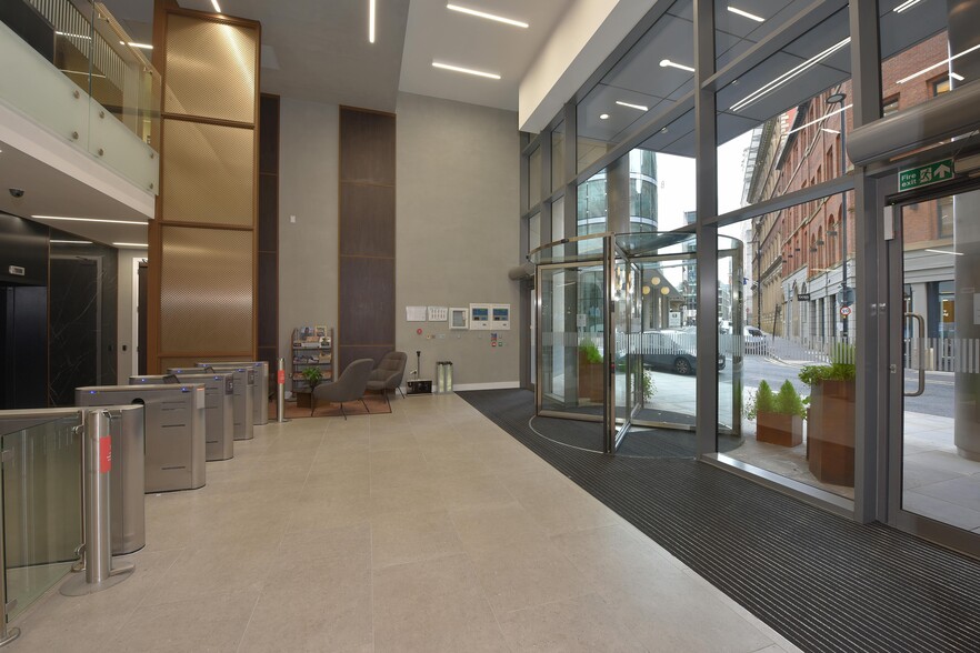 12 Booth St, Manchester to rent - Interior Photo - Image 2 of 10