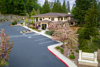 380 Sierra College Dr, Grass Valley, CA for rent Building Photo- Image 1 of 26