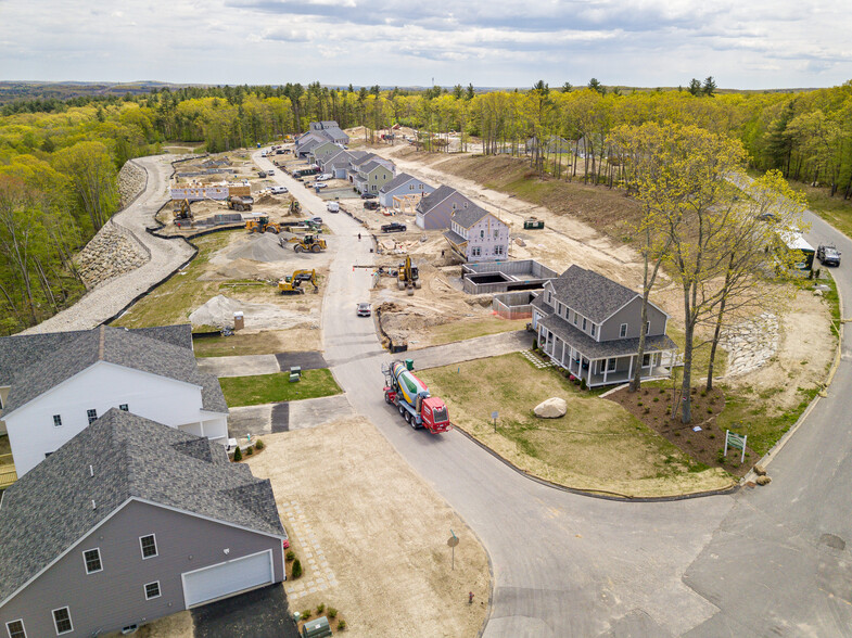 100 Crownshield Ave, Uxbridge, MA for sale - Aerial - Image 1 of 4