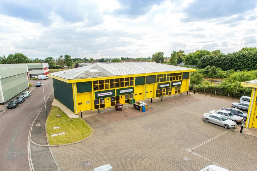 Enterprise Way, Cheltenham to rent - Building Photo - Image 2 of 3