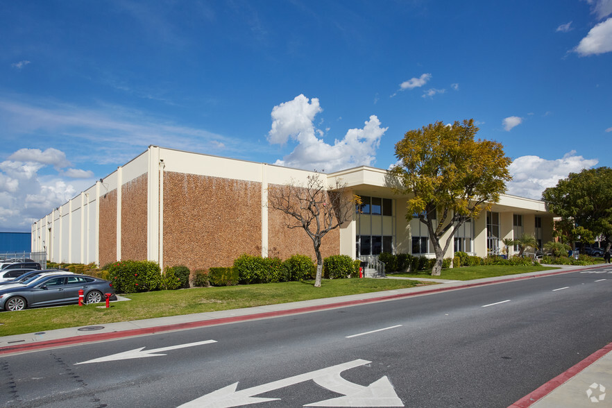 4401 E Donald Douglas Dr, Long Beach, CA for sale - Primary Photo - Image 1 of 1