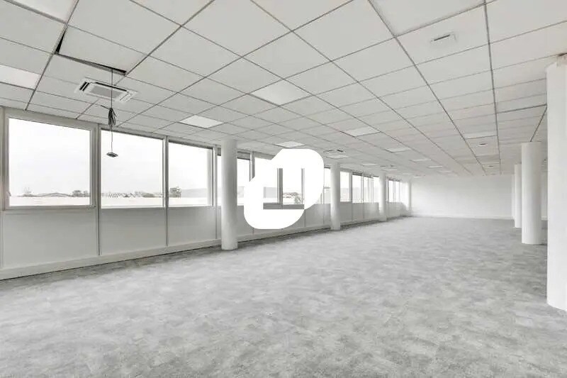 Office in Argenteuil to rent Interior Photo- Image 1 of 4