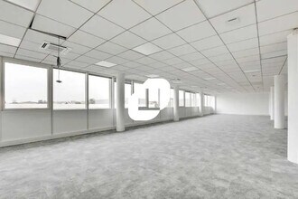 Office in Argenteuil to rent Interior Photo- Image 1 of 4