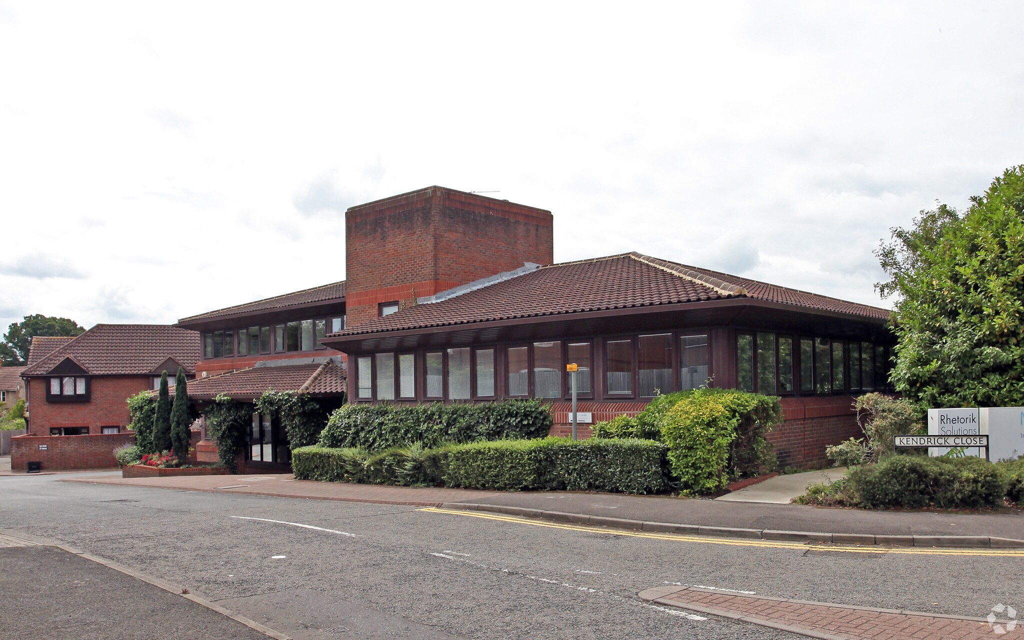Finchampstead Rd, Wokingham for sale Primary Photo- Image 1 of 1