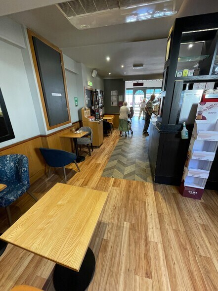 73 Seamoor Road, Bournemouth to rent - Building Photo - Image 3 of 11